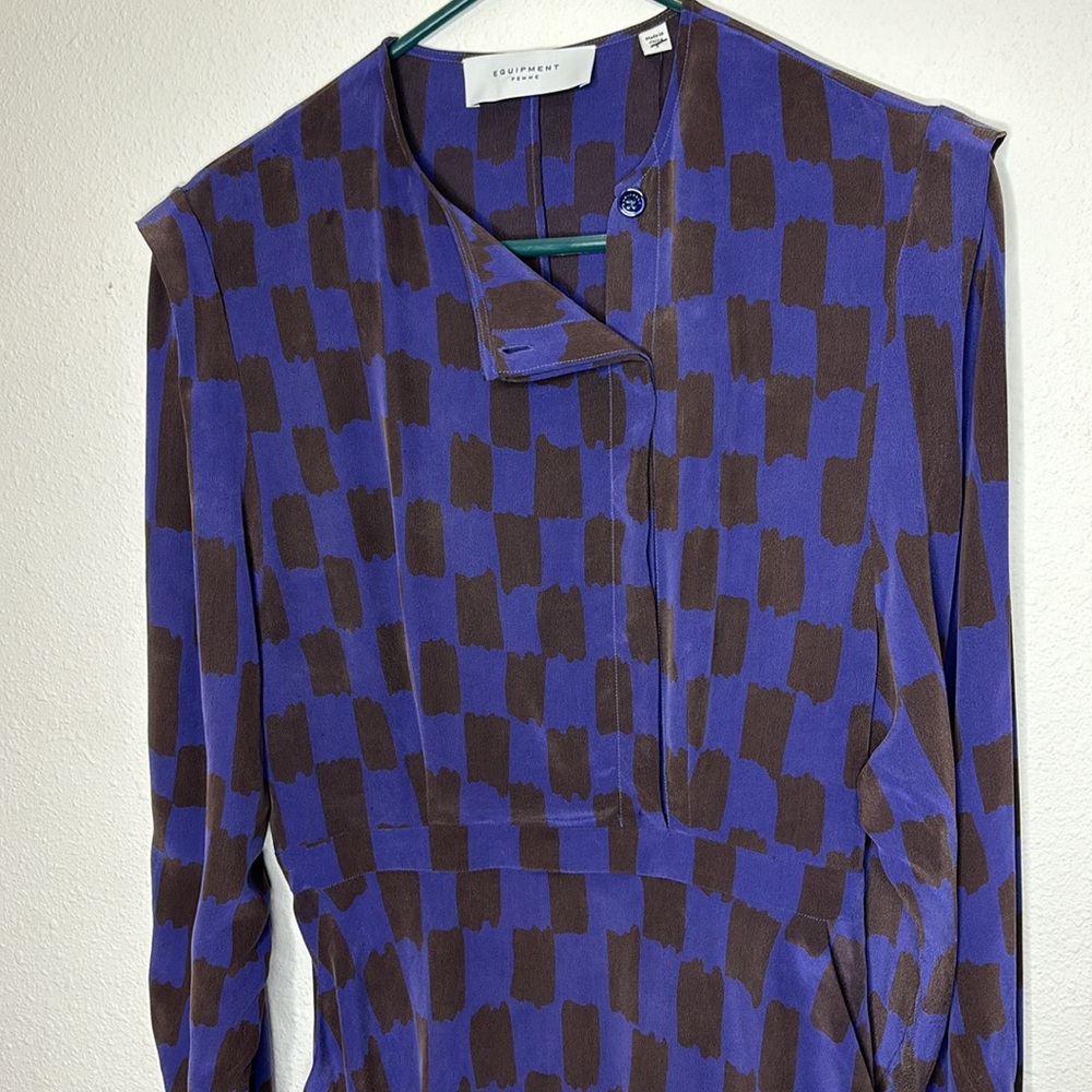 Equipment Femme size 4 long sleeve Rianne empire waist silk dress.